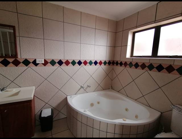 3 BEDROOM DUPLEX FOR SALE IN BLUFF